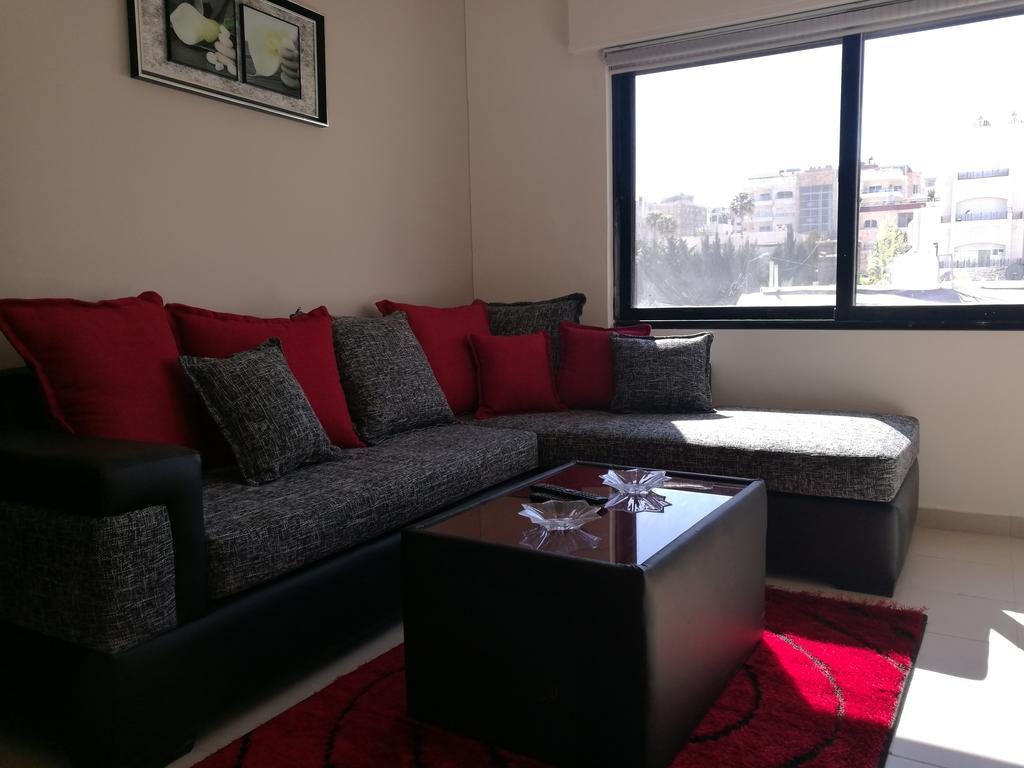 Cozy Dair Ghbar Apartment Аман Екстериор снимка