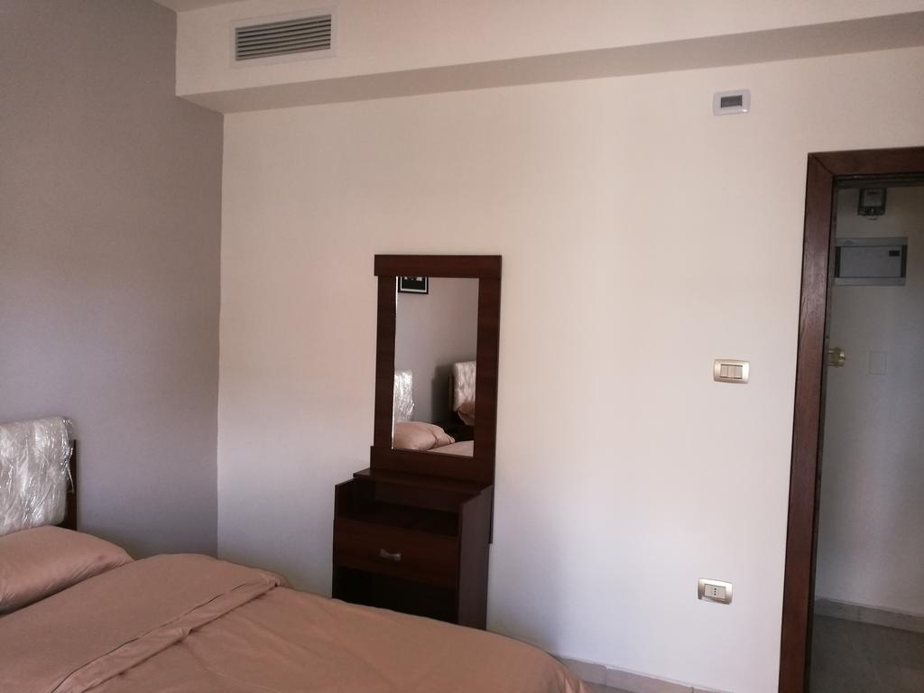 Cozy Dair Ghbar Apartment Аман Екстериор снимка